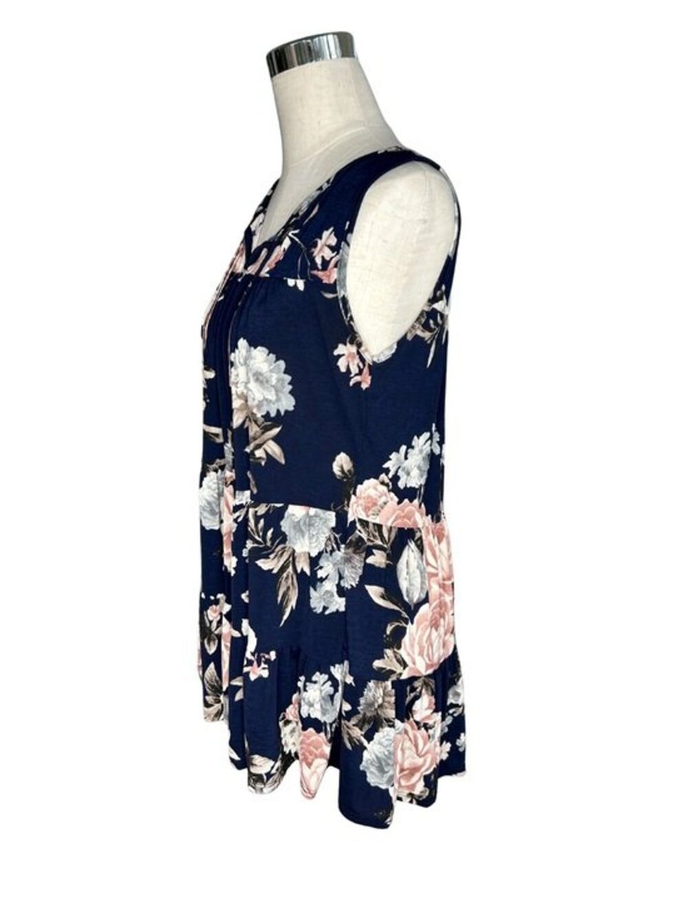 Floral Print Sleeveless Tunic Top Navy Size M — Like New - Picture 2 of 6